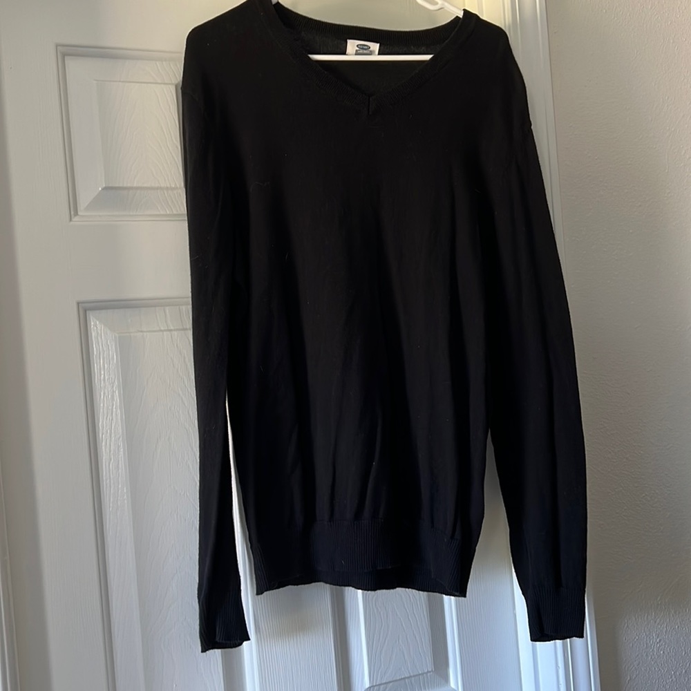 Old navy black men’ v neck sweater
